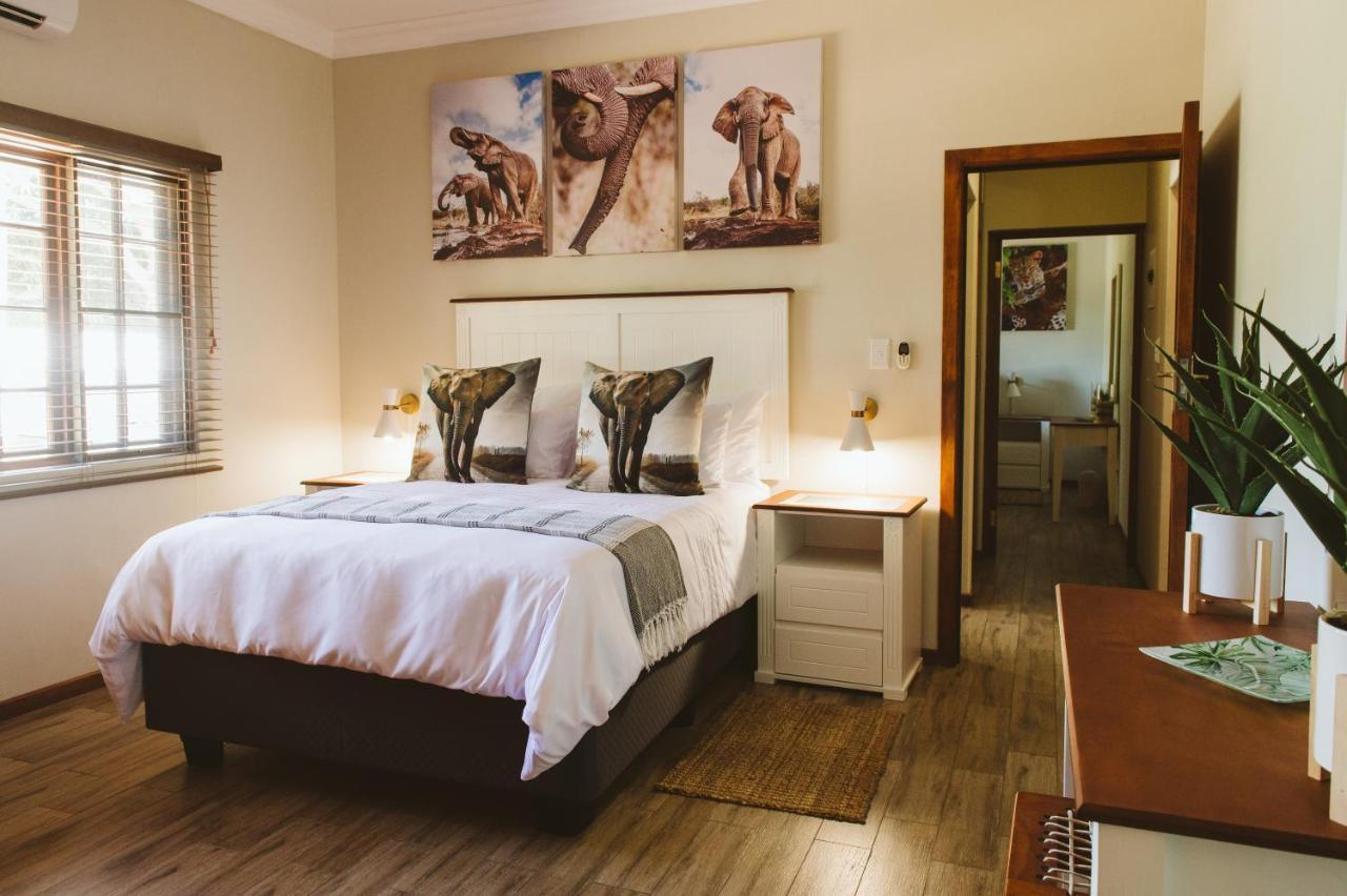 Monzi Safari Lodge Saint Lucia Estuary Buitenkant foto